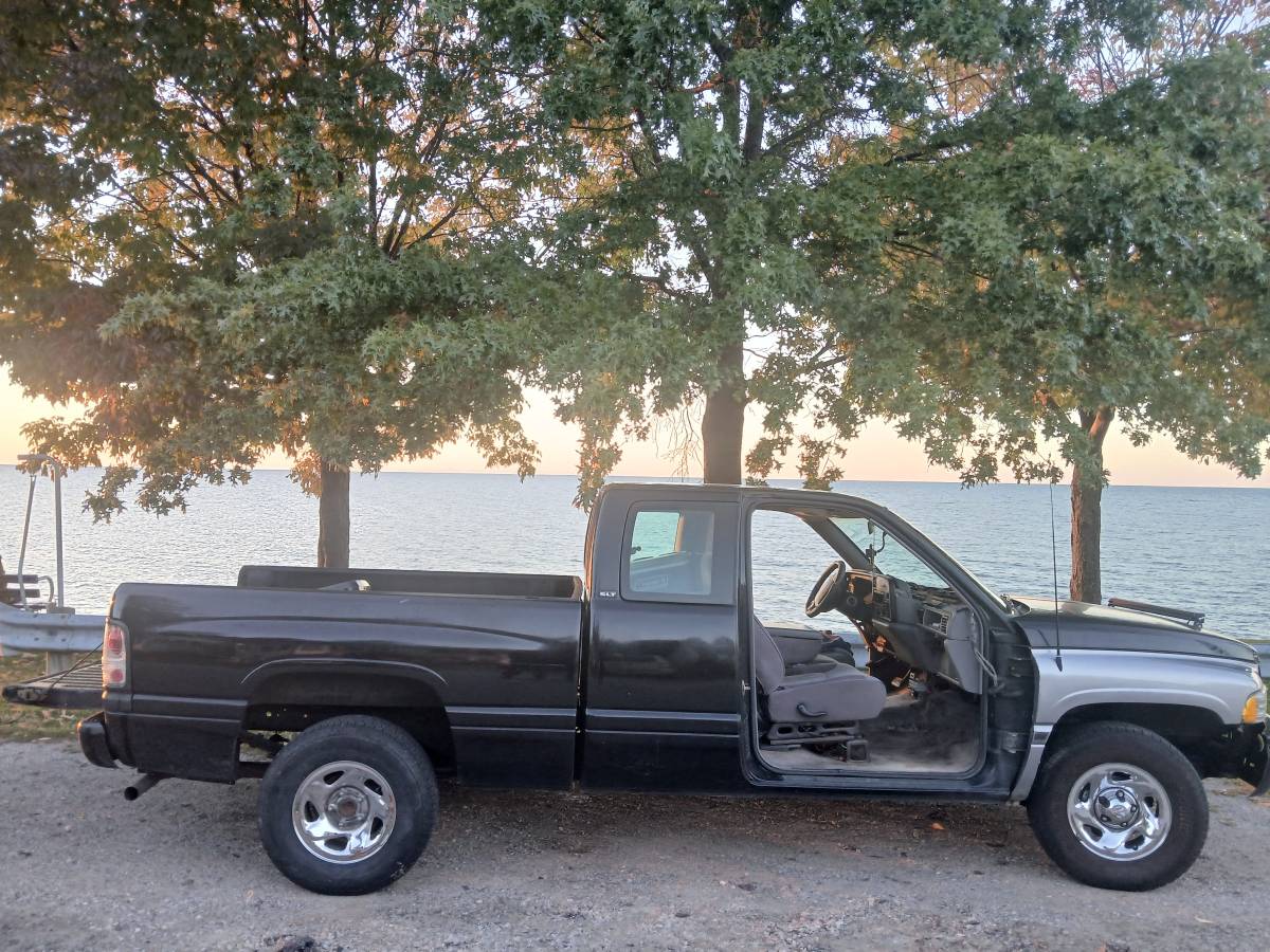 Dodge-ram-1500-1996-black-5