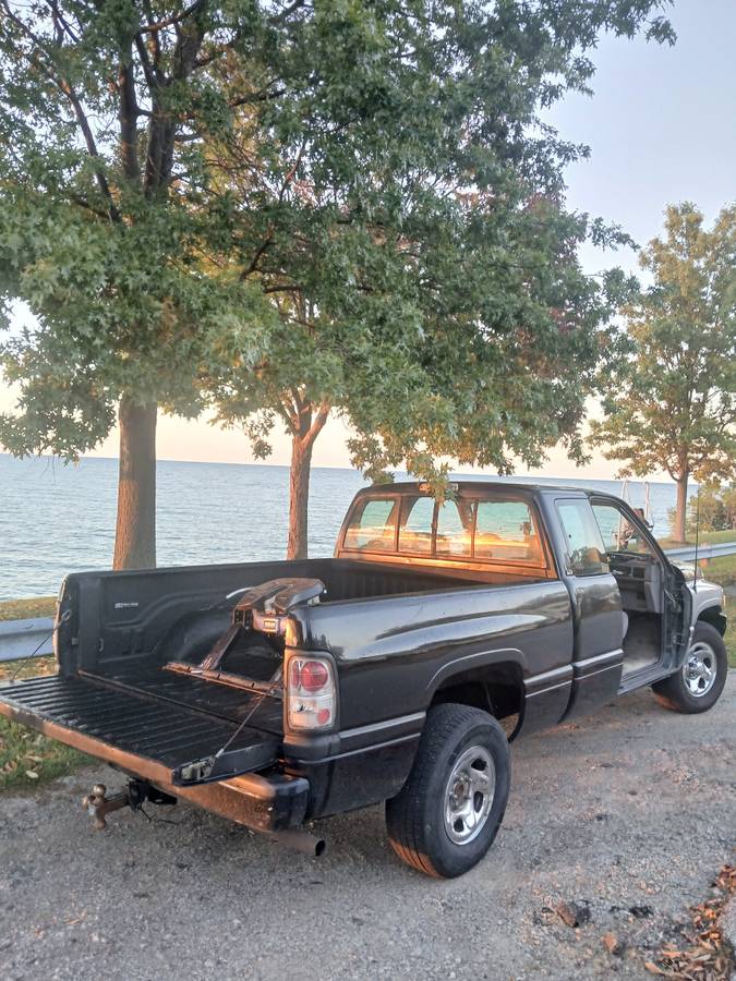 Dodge-ram-1500-1996-black-6