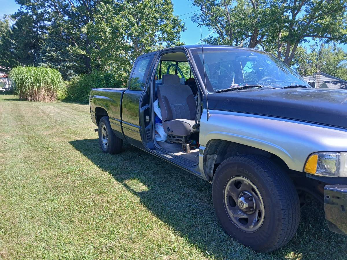 Dodge-ram-1500-1996-black-7