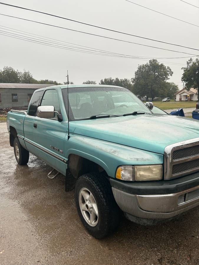 Dodge-ram-1500-1996-blue-1