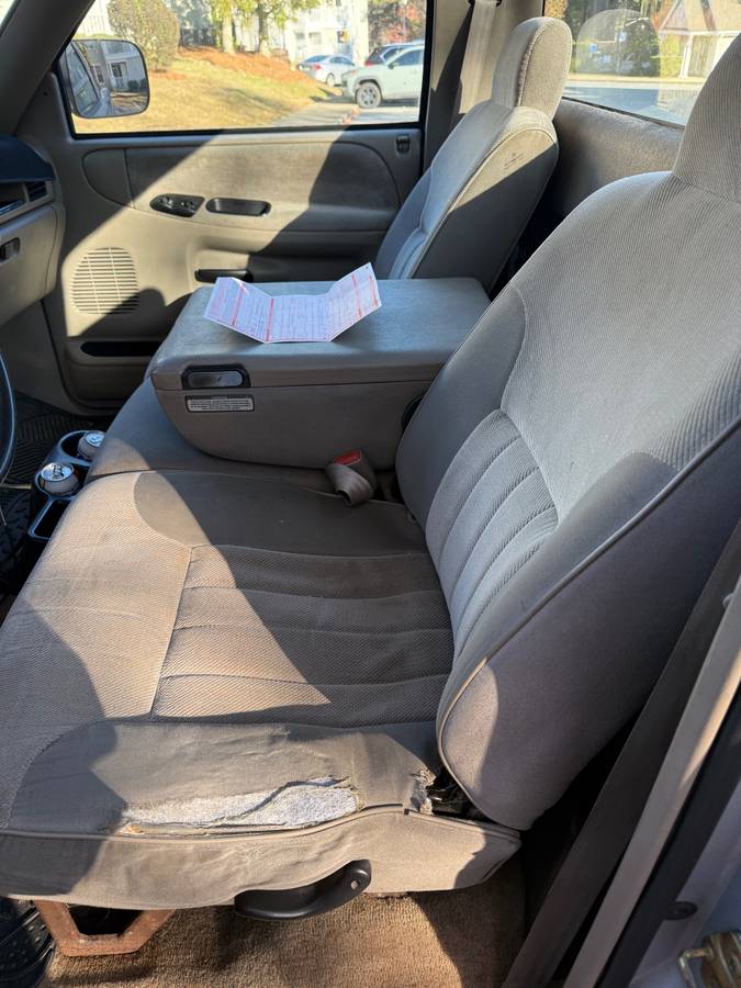 Dodge-ram-1500-1996-silver-1