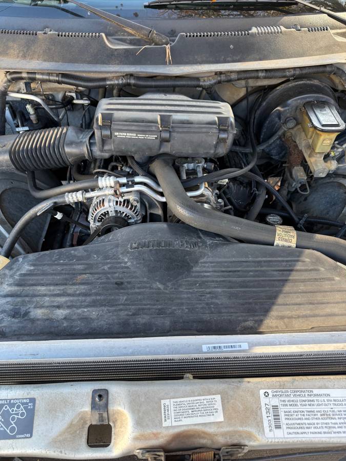 Dodge-ram-1500-1996-silver-2