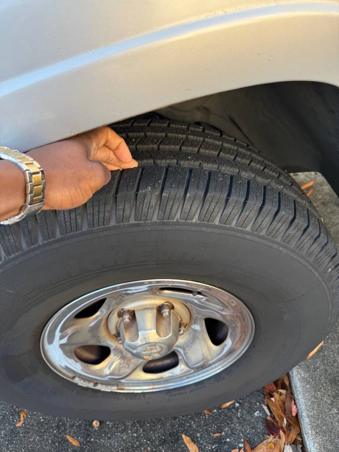 Dodge-ram-1500-1996-silver-4