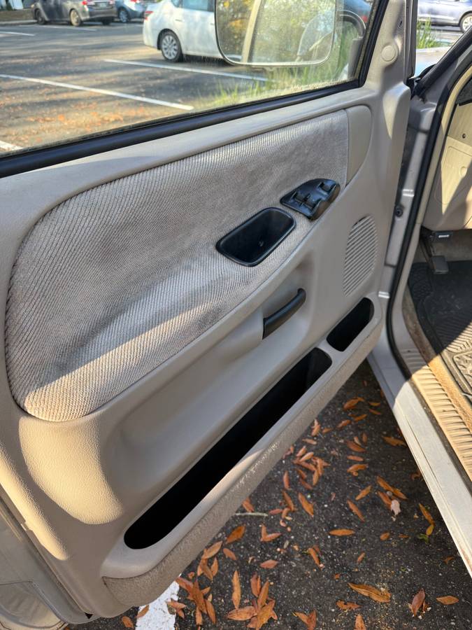 Dodge-ram-1500-1996-silver-9