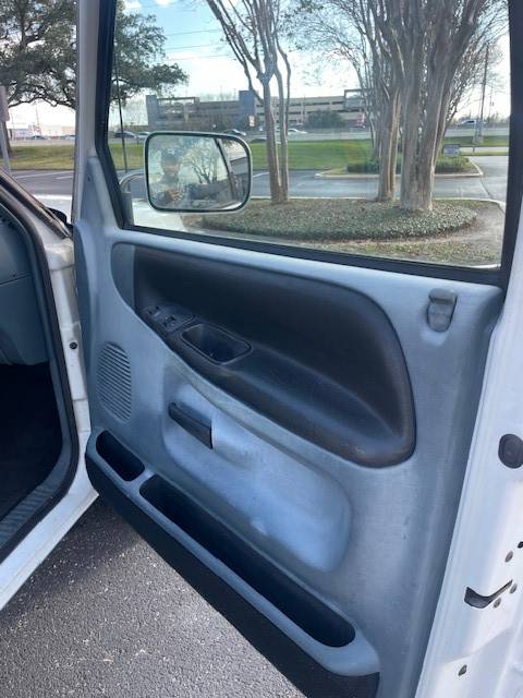 Dodge-ram-1500-1996-white-9