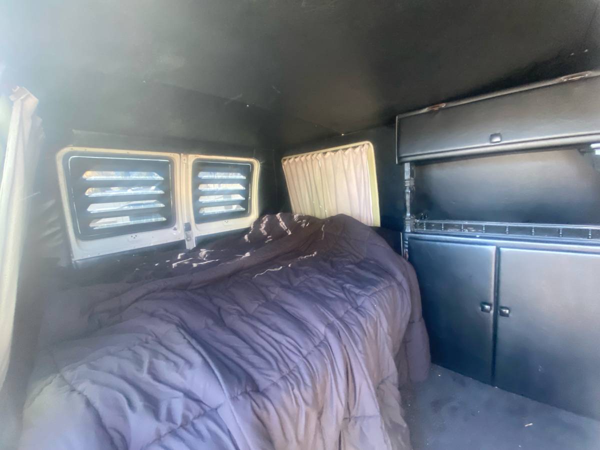 Dodge-ram-1991-white-12