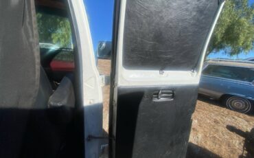 Dodge-ram-1991-white-14