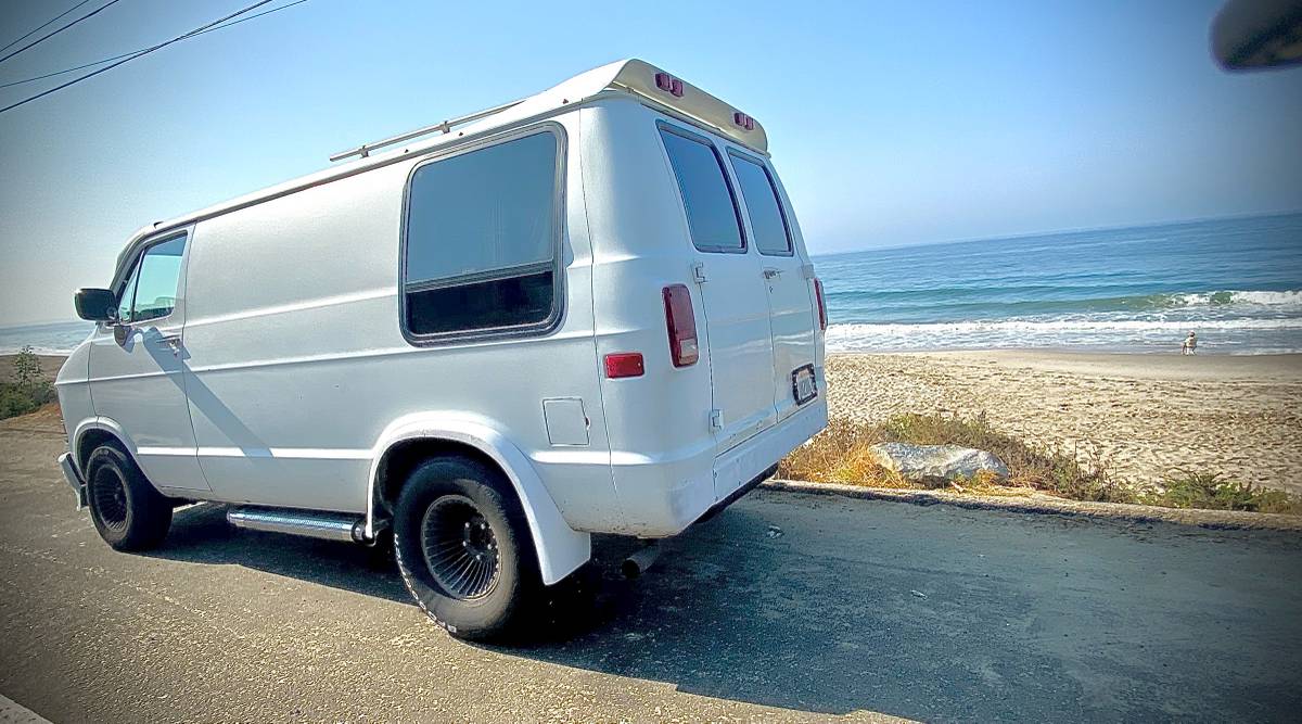 Dodge-ram-1991-white-17