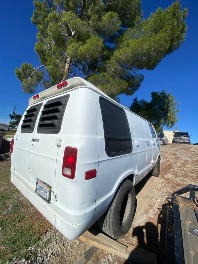 Dodge-ram-1991-white-4