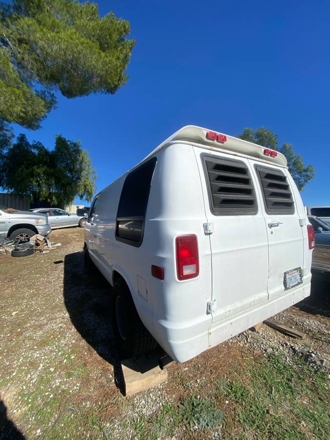 Dodge-ram-1991-white-8