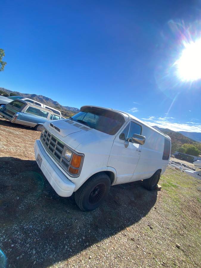 Dodge-ram-1991-white