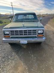 Dodge-ram-250-custom-1985-green-2