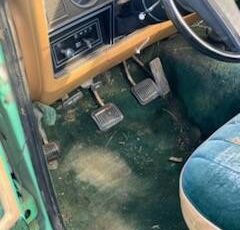 Dodge-ram-250-custom-1985-green-4