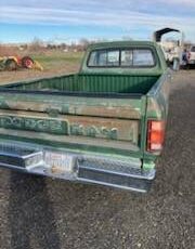 Dodge-ram-250-custom-1985-green-5