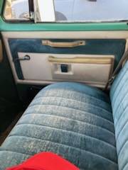 Dodge-ram-250-custom-1985-green-8