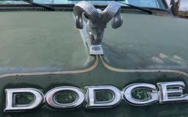 Dodge-ram-250-custom-1985-green-9