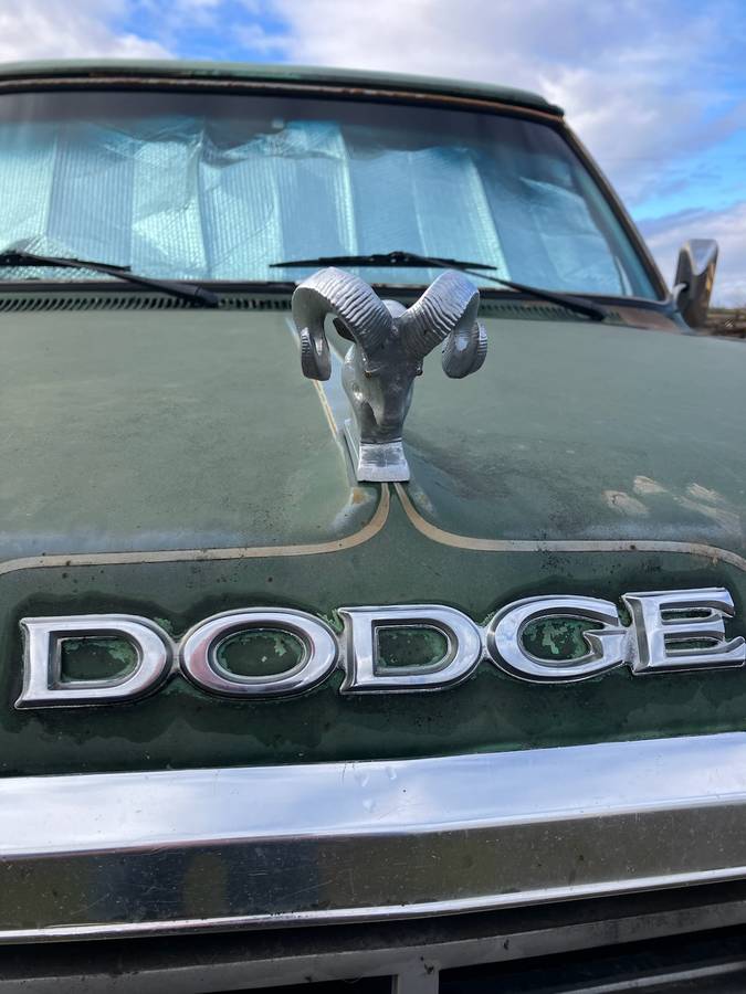 Dodge-ram-250-custom-1985-green-9