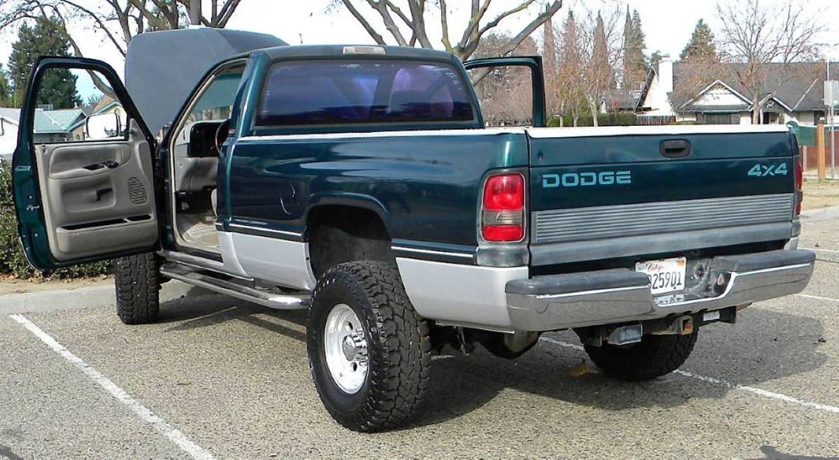 Dodge-ram-2500-1995-green-14