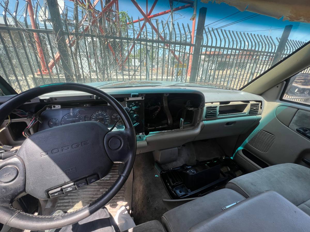 Dodge-ram-2500-1995-green-5