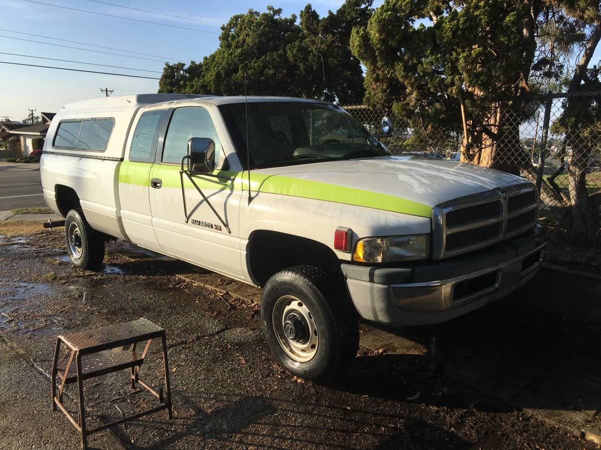 Dodge-ram-2500-4x4-1996-white