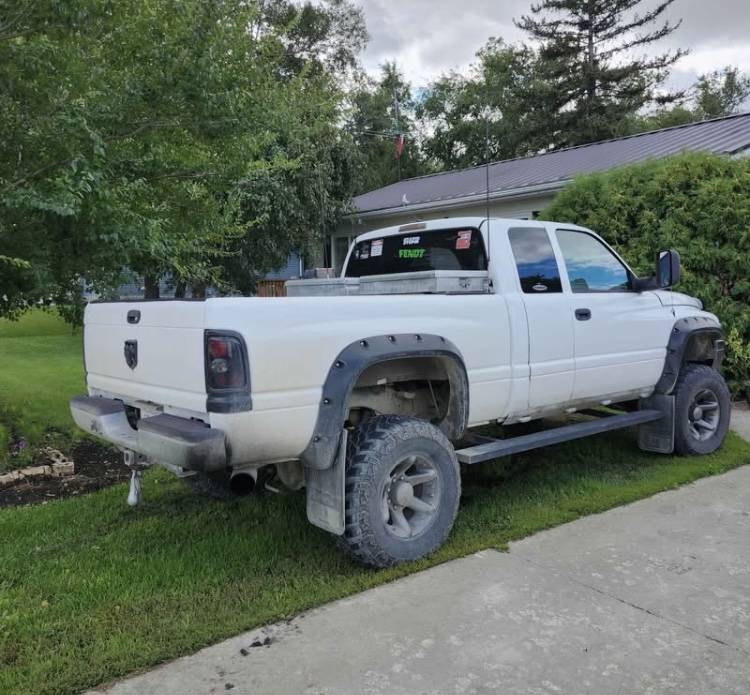 Dodge-ram-2500-4x4-diesel-1996-white-2