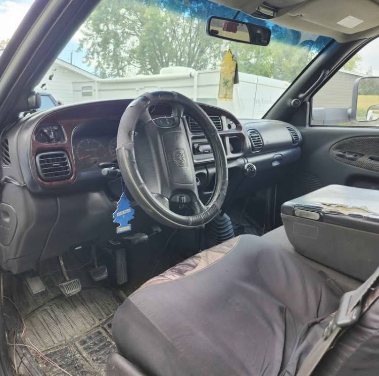 Dodge-ram-2500-4x4-diesel-1996-white-4