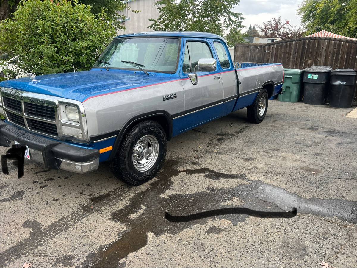 Dodge-ram-2500-diesel-1993-blue