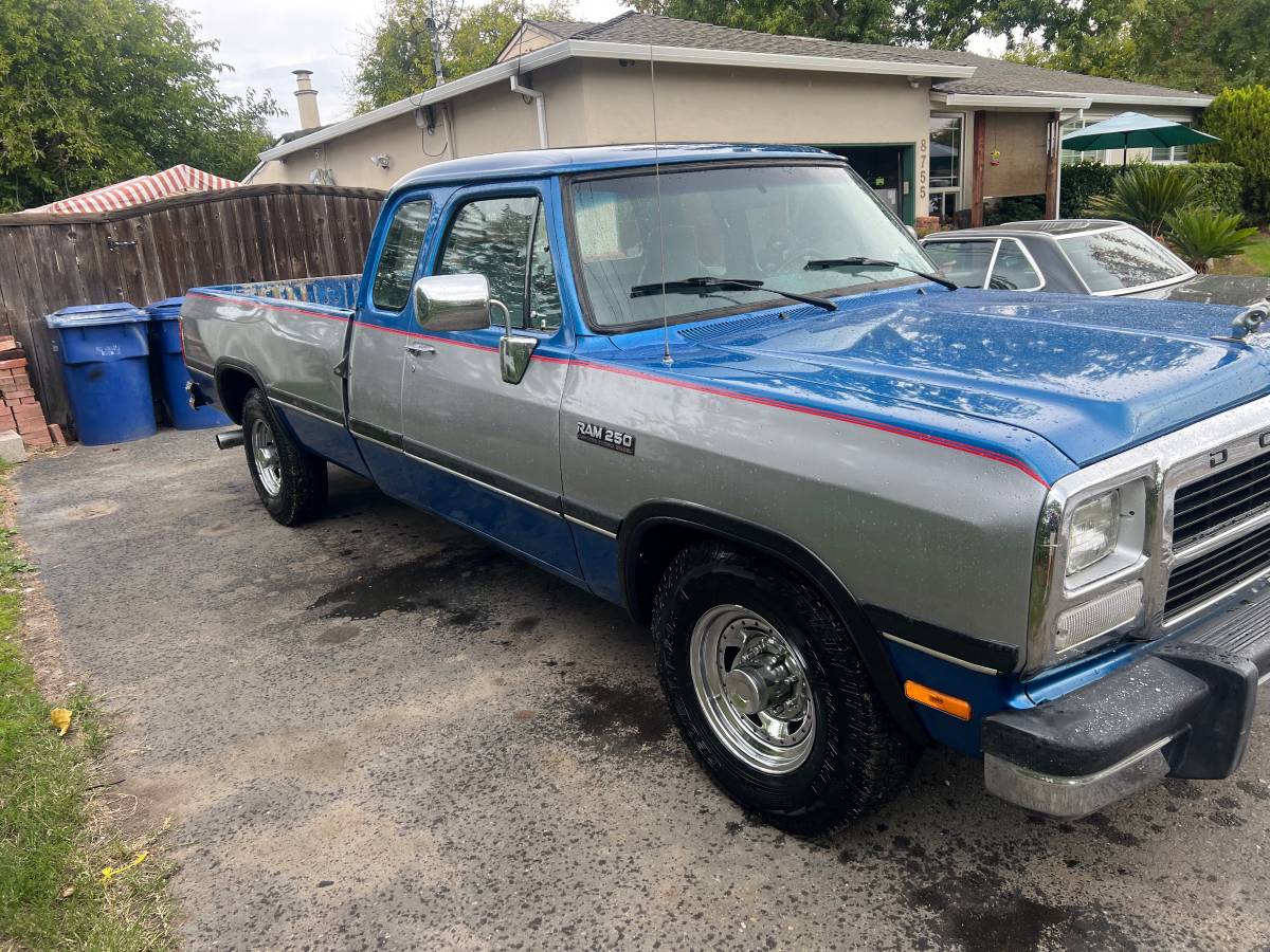 Dodge-ram-2500-diesel-1993-blue-3