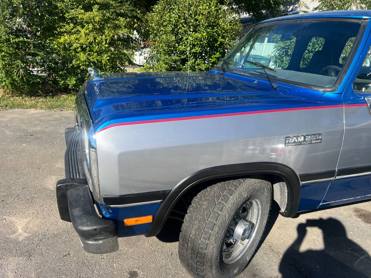 Dodge-ram-2500-diesel-1993-blue-9