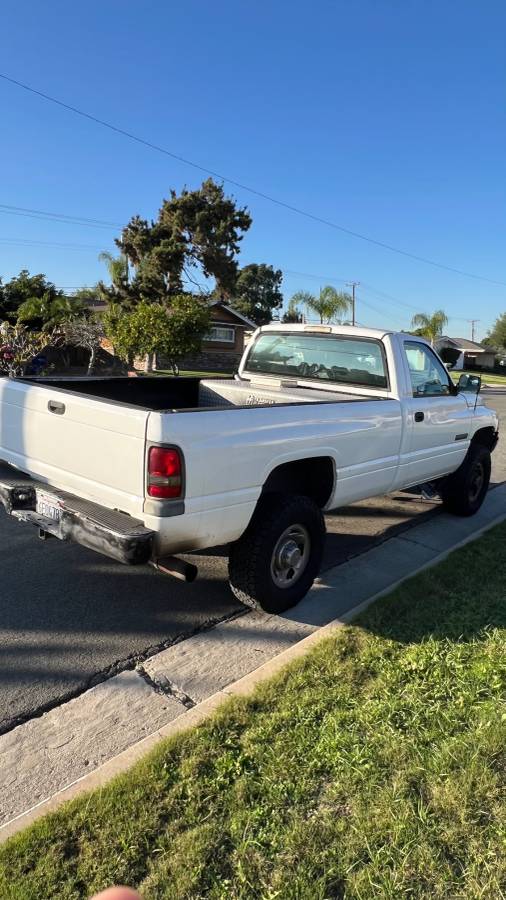 Dodge-ram-2500-diesel-1994-white