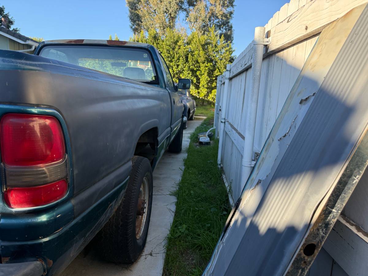 Dodge-ram-2500-slt-diesel-1995-green-1