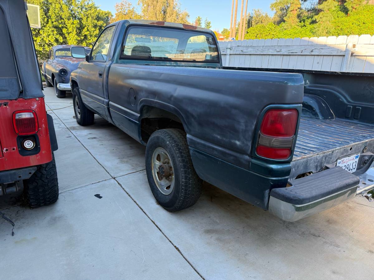 Dodge-ram-2500-slt-diesel-1995-green-3