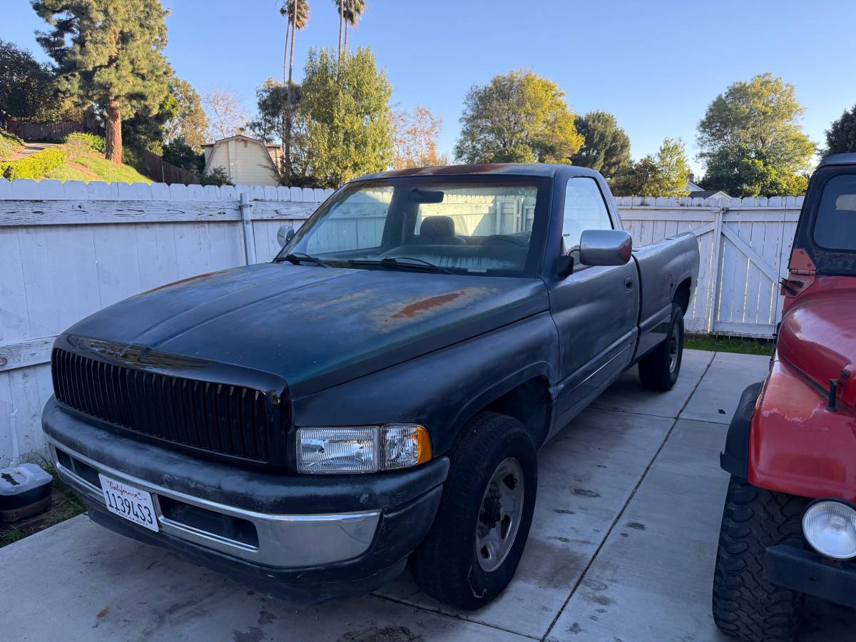 Dodge-ram-2500-slt-diesel-1995-green