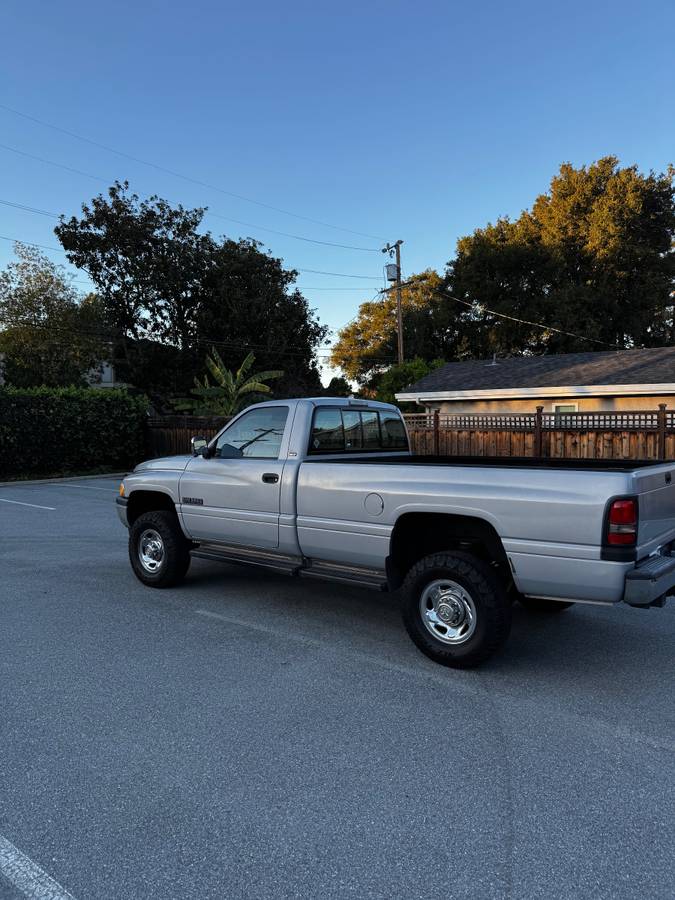 Dodge-ram-2500-slt-laramie-4x4-diesel-1995-silver-4