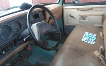 Dodge-ram-3500-1985-green-1