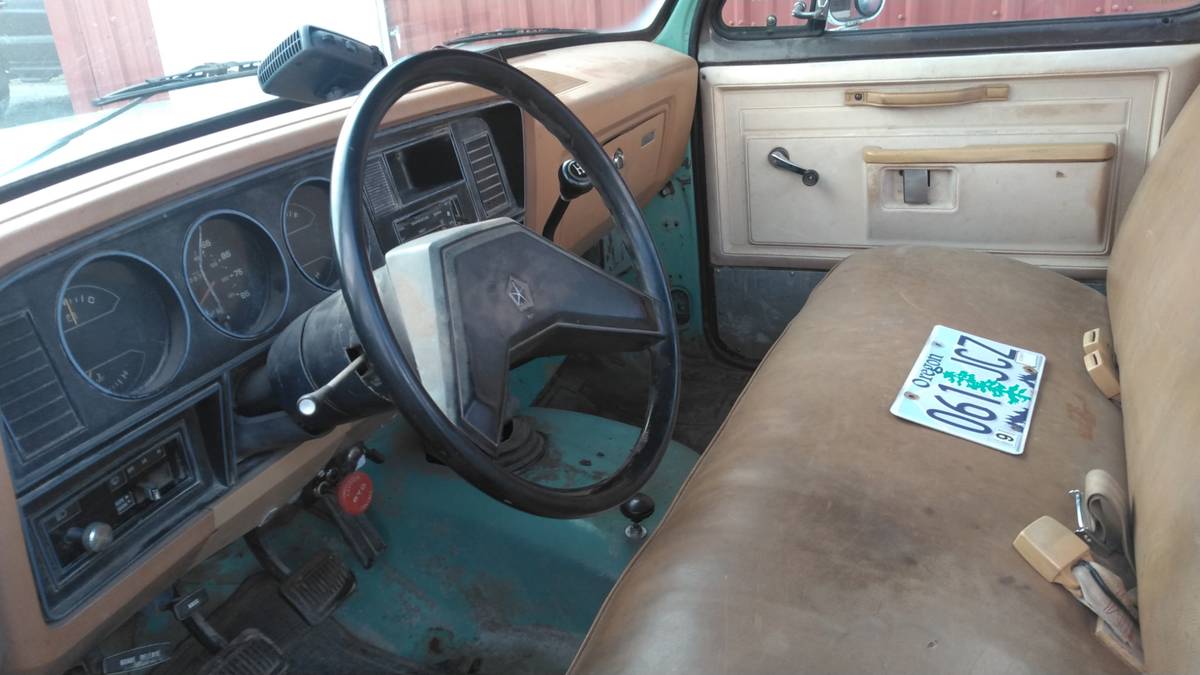 Dodge-ram-3500-1985-green-1