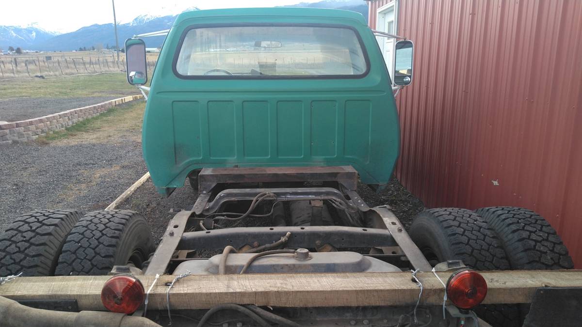 Dodge-ram-3500-1985-green