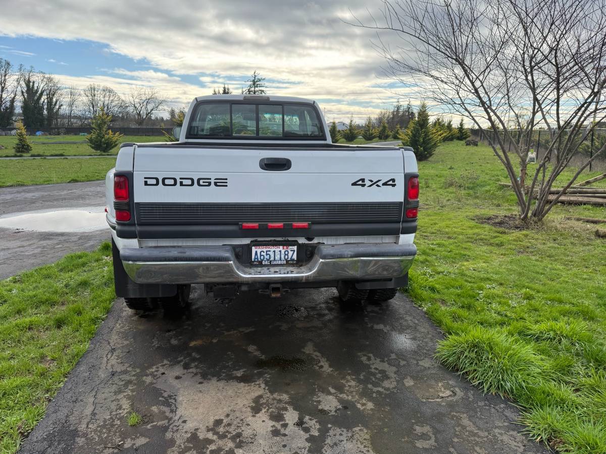 Dodge-ram-3500-1996-white-2