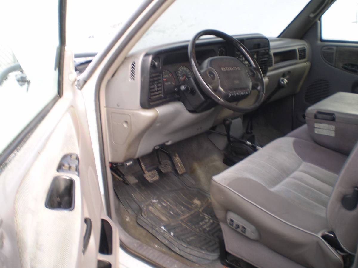 Dodge-ram-3500-4wd-quad-cab-diesel-1996-white-4