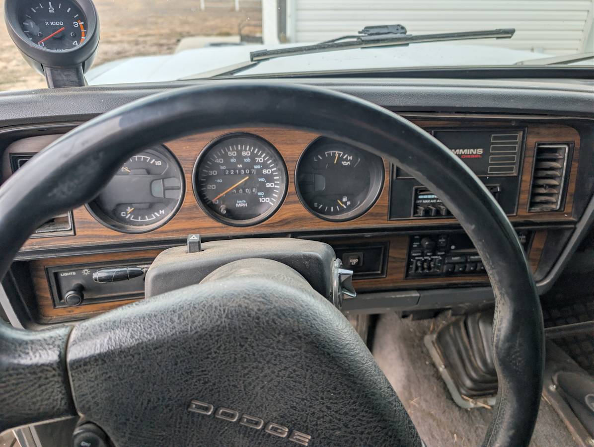 Dodge-ram-3500-diesel-1992-white-7