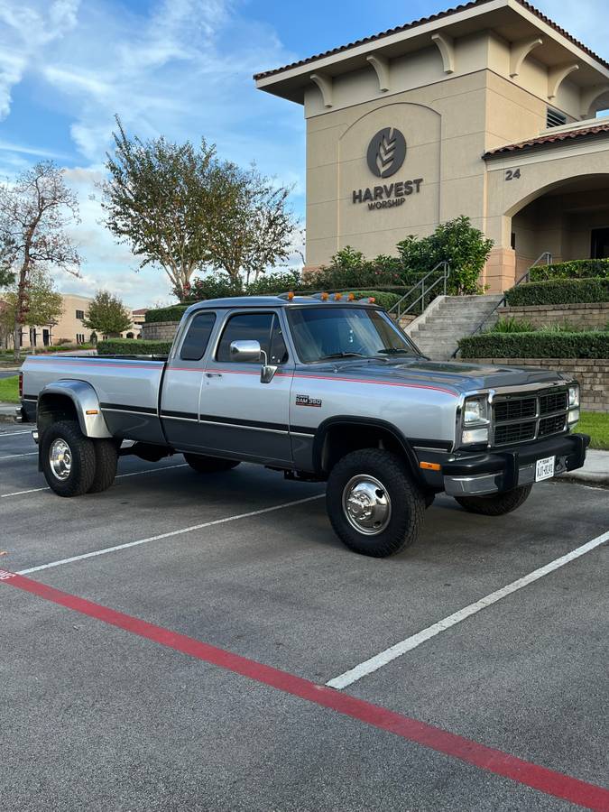 Dodge-ram-3500-diesel-1993-silver-15