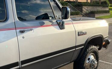 Dodge-ram-3500-diesel-1993-silver