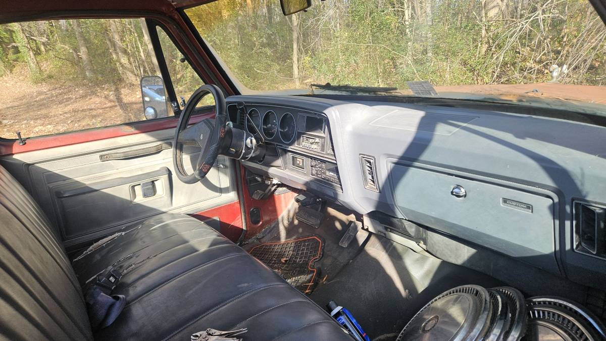 Dodge-ram-b-150-1985-custom-1