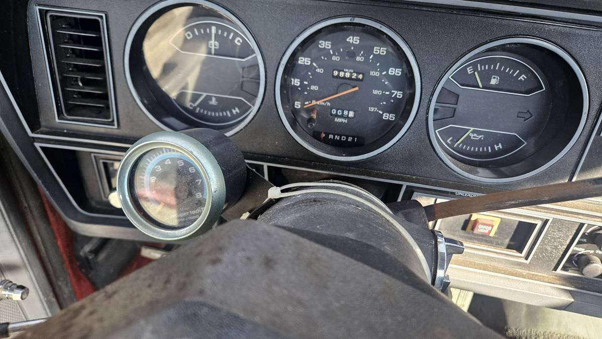 Dodge-ram-b-150-1985-custom-2