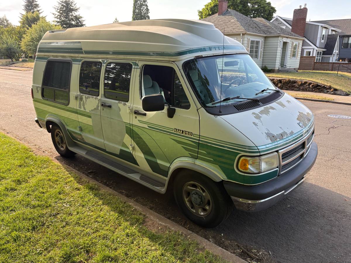 Dodge-ram-b250-1994-white-2