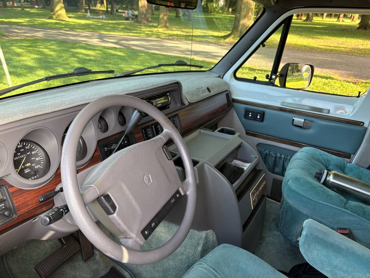 Dodge-ram-b250-1994-white-8