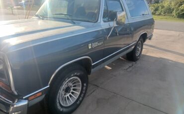 Dodge-ram-charger-1986-blue-11