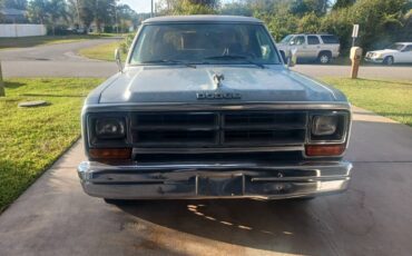 Dodge-ram-charger-1986-blue-12