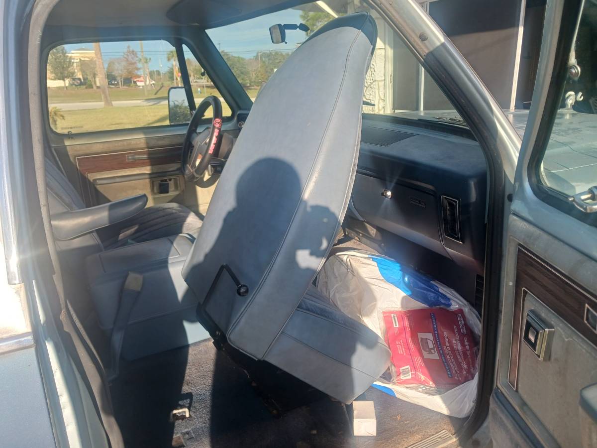 Dodge-ram-charger-1986-blue-6