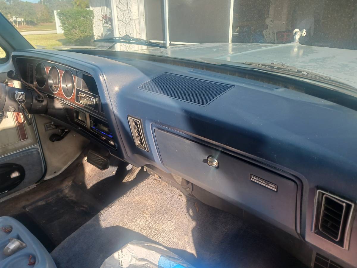 Dodge-ram-charger-1986-blue-8